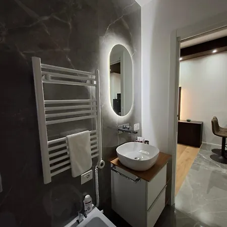 Fortyeight Luxury בארי