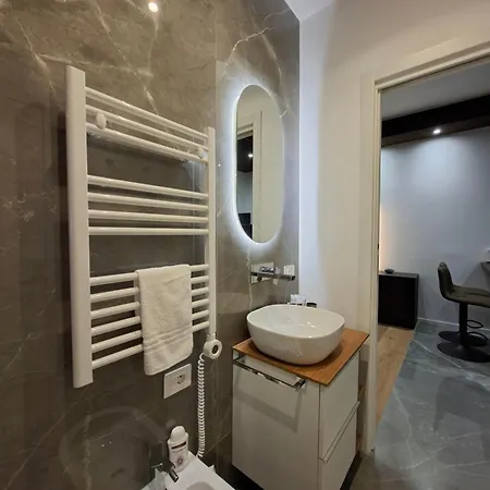 Fortyeight Luxury בארי