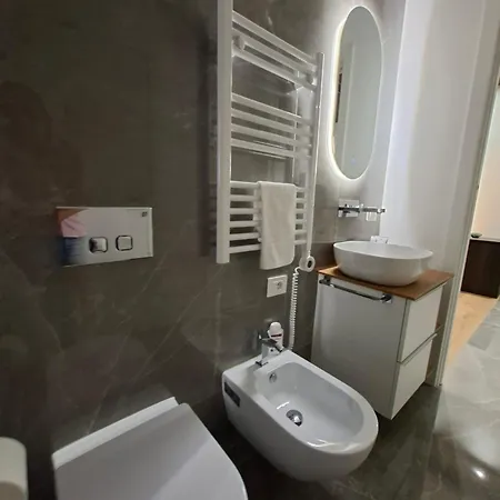 Fortyeight Luxury * בארי